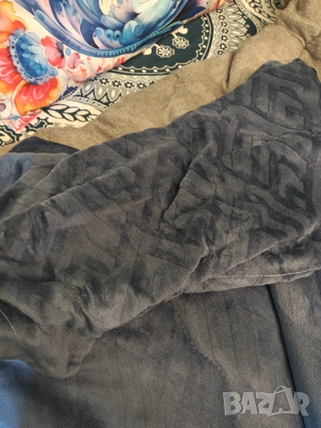 Нов Комплект от 3 части  кадифен дебел дългокосместо  зимно одеяло   + 2 калъфки за възглавници, снимка 7 - Спално бельо - 51696782