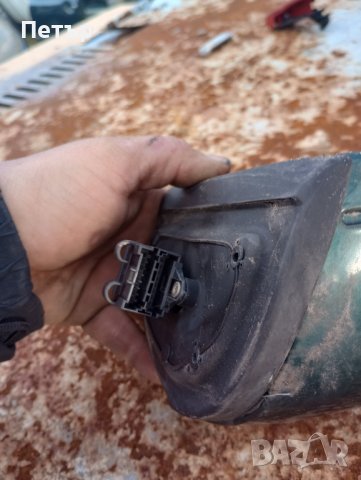 Дясно огледало Мерцедес W210, снимка 2 - Части - 39360070