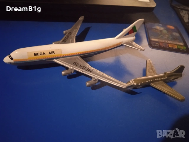  Ретро метален самолет Boeing 747 MEGA AIR – Колекционерски модел, снимка 3 - Колекции - 54336621