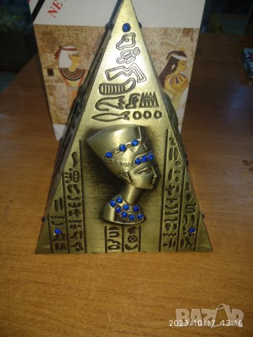 Метална касичка-пирамида,метална пирамида с часовникс египетски мотиви12\10см, снимка 4 - Аксесоари и консумативи - 42607805