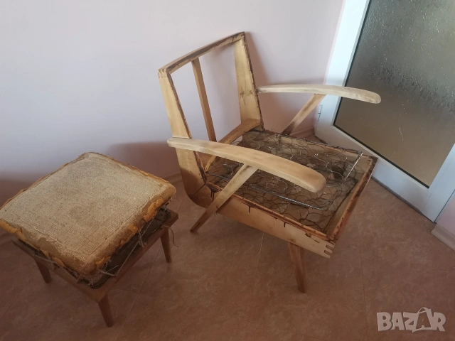 Комплект ретро фотьойл и табуретка подготвени за претапициране , снимка 2 - Антикварни и старинни предмети - 53138848