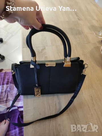 Продавам черна дамска чанта, снимка 4 - Чанти - 51789246