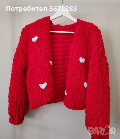 Ръчно плетена жилетка от мека прежда