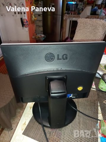 Монитор LG E1910PMW, снимка 4 - Монитори - 33745673