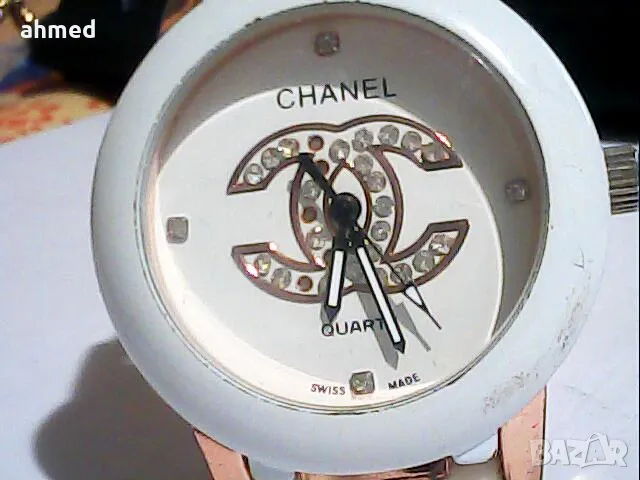 красив 4асовник шанел работи первектно, снимка 3 - Дамски - 49532565