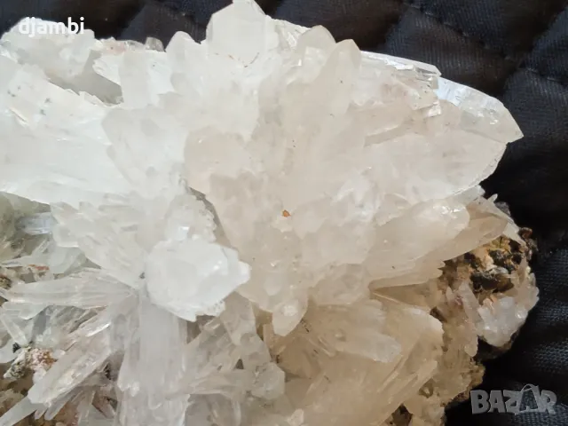 № 131,Кварц,Кварцова друза,Кварц със сфалерит и сидерит,Кристали,Минерали,Родопи,, снимка 5 - Декорация за дома - 47671396