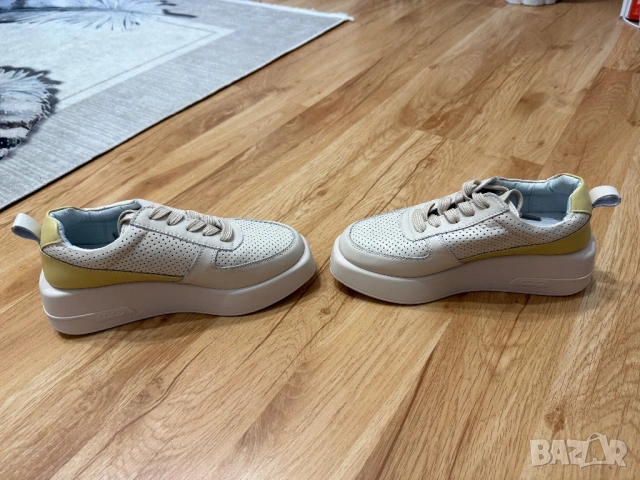 Два броя маркови спортни обувки, снимка 10 - Кецове - 54016164