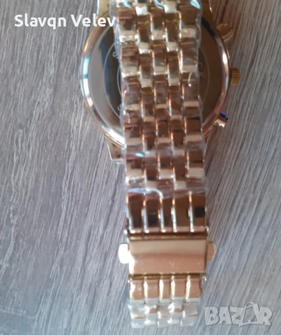 Красив златист часовник, снимка 2 - Дамски - 53272807