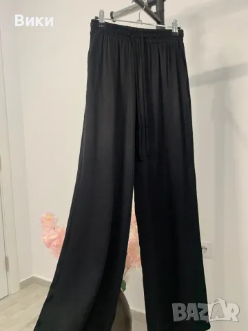 Черен сатенен панталон размер S, снимка 2 - Панталони - 49456502