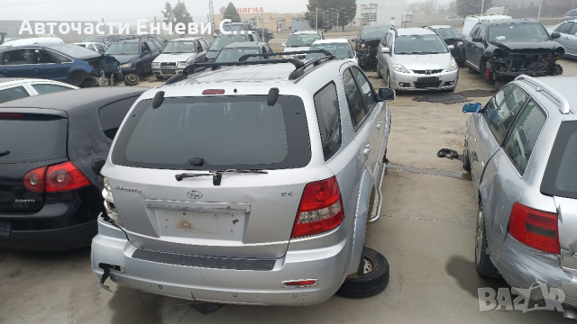 Киа Соренто 2.5дизел автомат Kia Sorento 2.5 на части, снимка 3 - Автомобили и джипове - 44524736