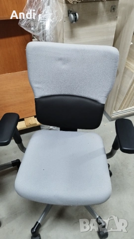 Офис столове Steelcase сиво и черно дамаска, снимка 2 - Столове за офис - 54356720