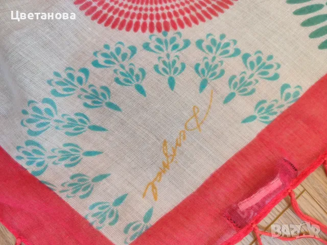 Голям шал на марката Desigual, снимка 2 - Шалове - 47590391