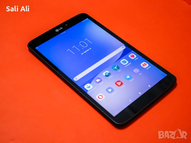 LG V500 8.3' таблет / Snapdragon 600 / 2GB RAM / 48GB / Android 9