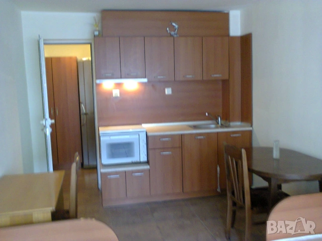 Давам под наем обзаведена партерна боксониера 