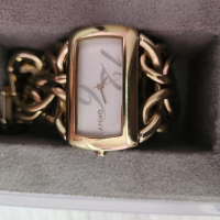 Часовник DKNY original , снимка 1 - Дамски - 44596507