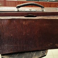Докторска чанта,куфар крокодилска кожа, снимка 2 - Антикварни и старинни предмети - 30775166