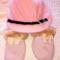 Бебешки ръкавици и шапка розови комплект, снимка 1 - Шапки, шалове и ръкавици - 30801905