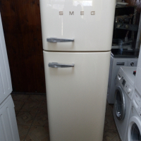 Бежов хладилник с горна камера Smeg ретро дизайн 2 години гаранция!, снимка 1 - Хладилници - 44628809
