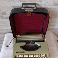 Стара пишеща машина Марица 11 - Made in Bulgaria - 1970г, снимка 6 - Антикварни и старинни предмети - 42261774
