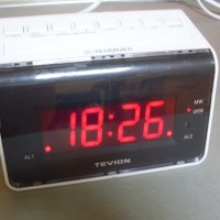 Радио часовник с големи цифри., снимка 10 - Стенни часовници - 37791574