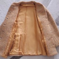 Дамско палто от вълнено букле, снимка 9 - Палта, манта - 38287411