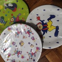 Цирк Клоун Големи 10 бр парти чинии чинийки, снимка 1 - Чинии - 29702891