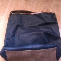 Дамска кожена чанта /тип торба в тъмно син цвят, снимка 5 - Чанти - 29627536