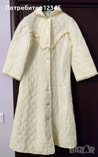 Търся дамски пеньоар като този модел на снимката 1 към 1 цвета е без значение размер Л/ХЛ , снимка 1