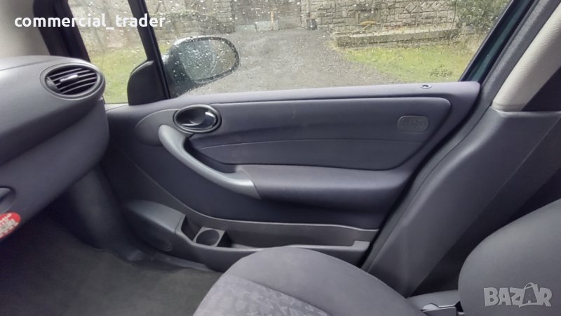 Оборудвана врата Мерцедес А160 тъмно зелено , снимка 1