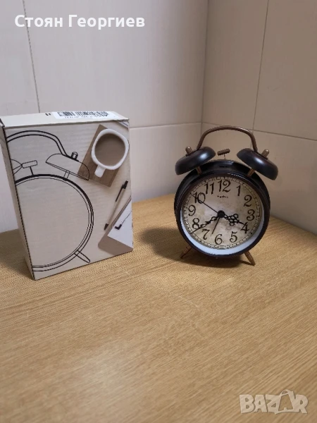 Чисто нов ретро часовник EACHUI, снимка 1