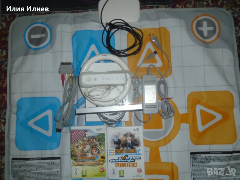 Nintendo Wii RVL-001 EUR + 2 игри Family Trainer + Dance Mat килим, снимка 1