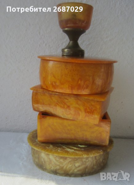 Кутии  кутия каталин, цвят кехлибар и свещник, снимка 1