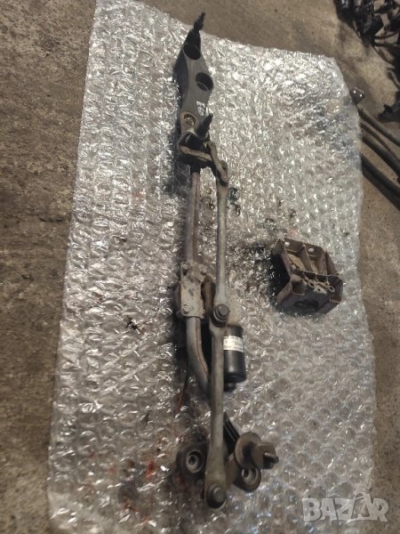 Механизъм с Моторче(чистачки)-BMW-e60-e61-530d-218кс, снимка 1