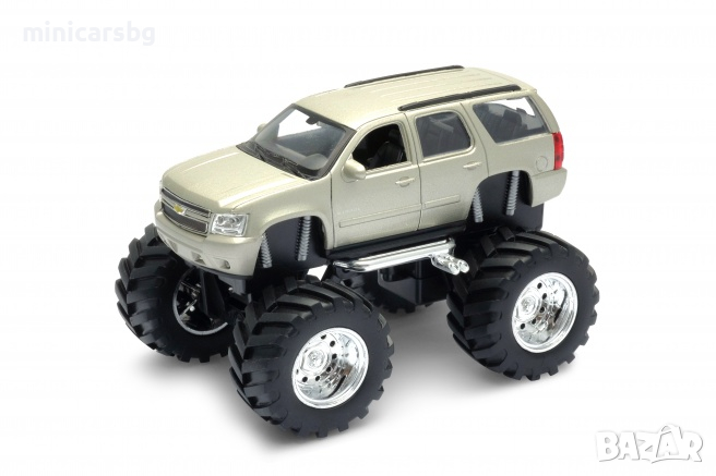 1:34 Метални колички: Monster Truck Chevrolet Tahoe 2008 (джип с големи гуми) Welly, снимка 1