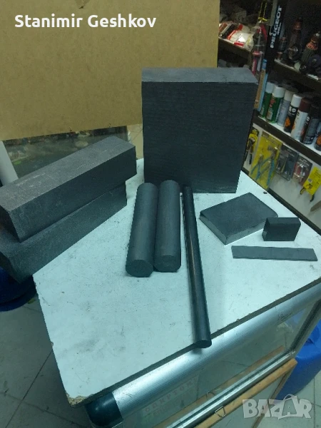 продавам графит на плочи и на фи а също и голям асортимент от големи графитни четки, снимка 1