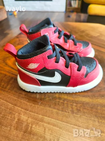 Бебешки високи кожени маратонки Nike Air Jordan, размер 23.5, снимка 1