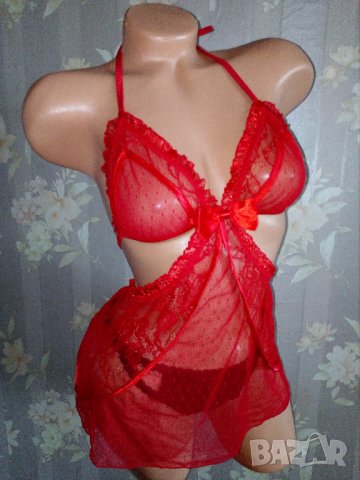 Секси сервитьорка в огненочервено, снимка 1