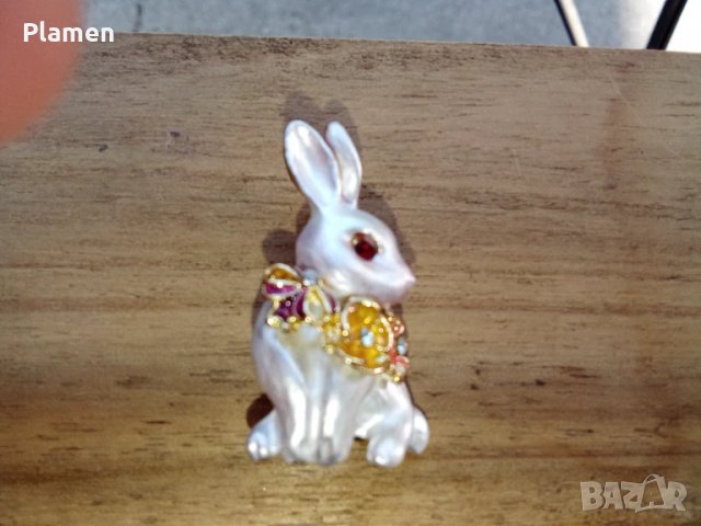 Метална брошка на заек, снимка 1