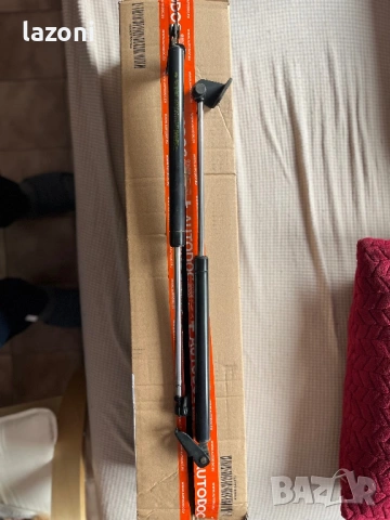 Амортесьори заден капак Хюндай Теракан, снимка 3 - Части - 53351521