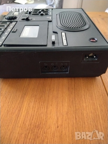 Продавам ретро портативен касетен магнетофон Весна 205-1 /Vesna 205-1 произвеждан в СССР, снимка 5 - Колекции - 54166610