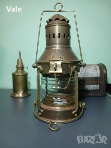 Стар морски фенер на свещ