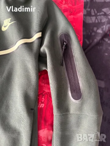 оригинален екин Nike Tech Fleece, снимка 5 - Спортни дрехи, екипи - 48569089