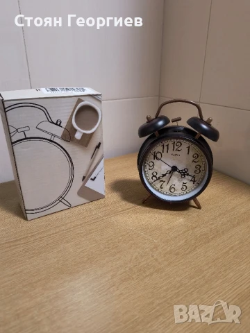 Чисто нов ретро часовник EACHUI, снимка 1