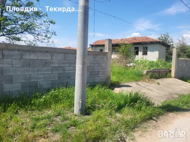 Къща с двор 806 м2 и селскостопански сгради в село Върбен, общ. Брезово