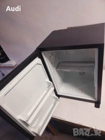 Амонячен хладилник тип мини бар. DOMETIC RH438D  с обем 30 литра. Ниска консумация на ток 65W Подход, снимка 10 - Хладилници - 48561834