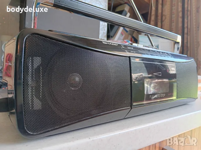 SHARP QT-249 радио-касетофон, снимка 2 - Радиокасетофони, транзистори - 50358339