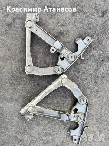 Панта за преден капак за Мерцедес CLS. W219. 2118800128. 2118800128