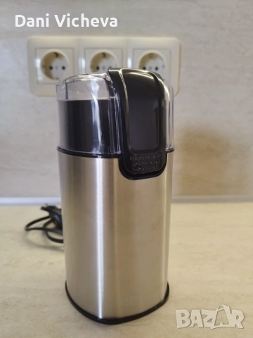 Електрическа кафемелачка Amazon Basics, снимка 2 - Кафемашини - 52873345