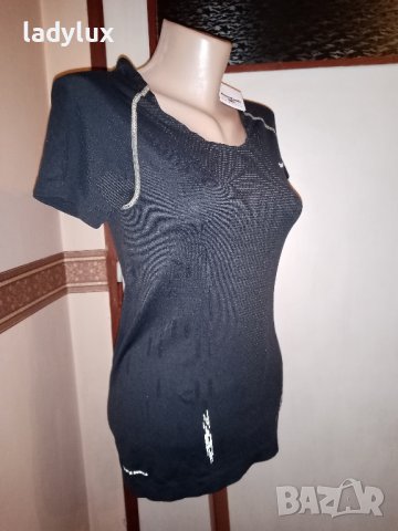 Reebok, Оригинална, Размер S. Код 1947, снимка 4 - Тениски - 40301288