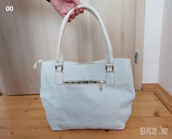 Дамска бяла чанта, снимка 2 - Чанти - 49421398